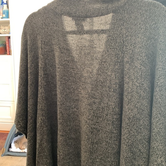 Catherines beautiful equestrian detail gray and black poncho top 5 x. NWOT - Picture 9 of 11